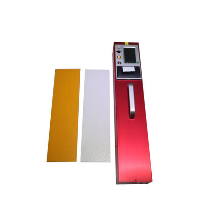 รีโทรรีเฟล็กมิเตอร์สีแดงหนึ่งปุ่มสอบเทียบสำหรับเครื่องหมายบนถนน
